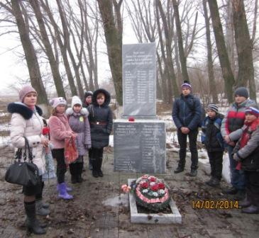 Возложение венков на братскую могилу в х.Новопрохоровка